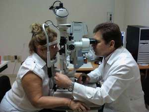 Doctor Gilberto Fernandez, oftalmologo