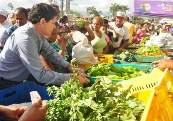 Zorilla Ozuna inspecciona funcionamiento de mercados populares de INESPRE