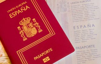 pasaporte-español-907x576